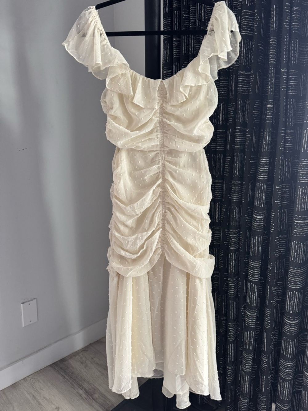 ASTR the Label Ivory White Devereaux Ruffle Ruched Flowy Mermaid Midi Dress LRG - Picture 3 of 13